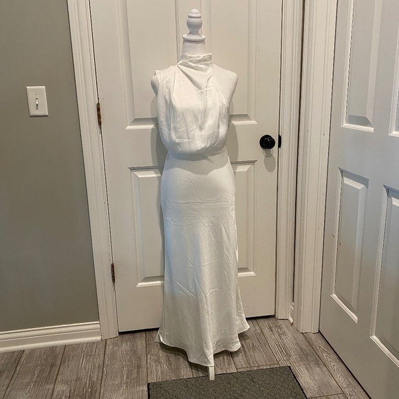 New! Lulu's Distinctive Charm White Satin Asymmetrical Midi Dress 16684 - Picture 5 of 16